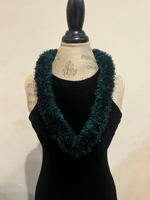 Teal/Black Eyelash Yarn Lei